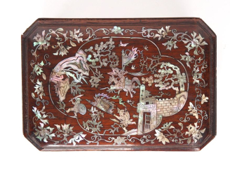 Vente aux enchères Vietnam, travail de Nandinh, vers 1920 Petit coffret rectangulaire cou