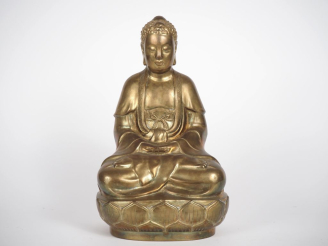 Vente aux enchères Vietnam, vers 1930 Statue en bronze, représentant le Bouddha assis en 