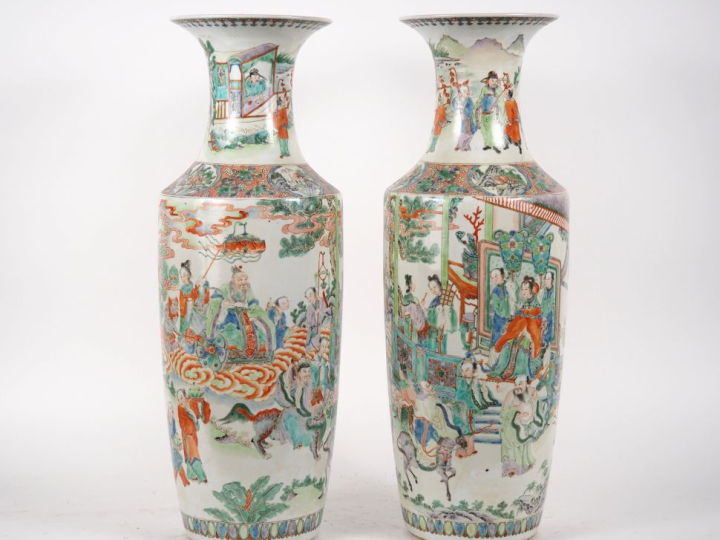 Chine, 2ème moitié du XIXe siècle  Paire de grands vases balustres en 