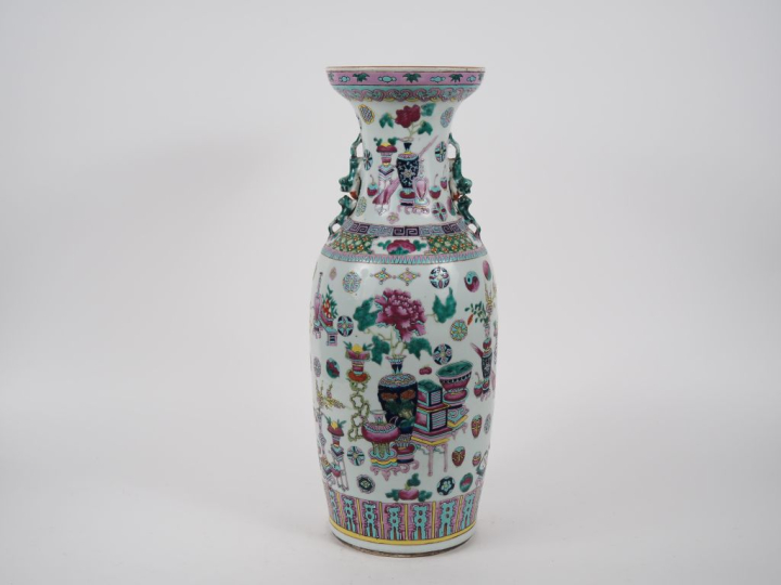 Chine, période Guangxu Important vase de forme balustre en porcelaine 