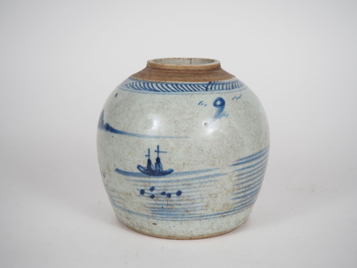 Chine, fin XIXe siècle Pot à gingembre en porcelaine et émail céladon,