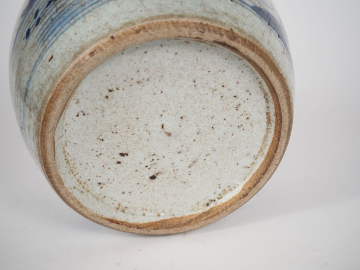 Chine, fin XIXe siècle Pot à gingembre en porcelaine et émail céladon,