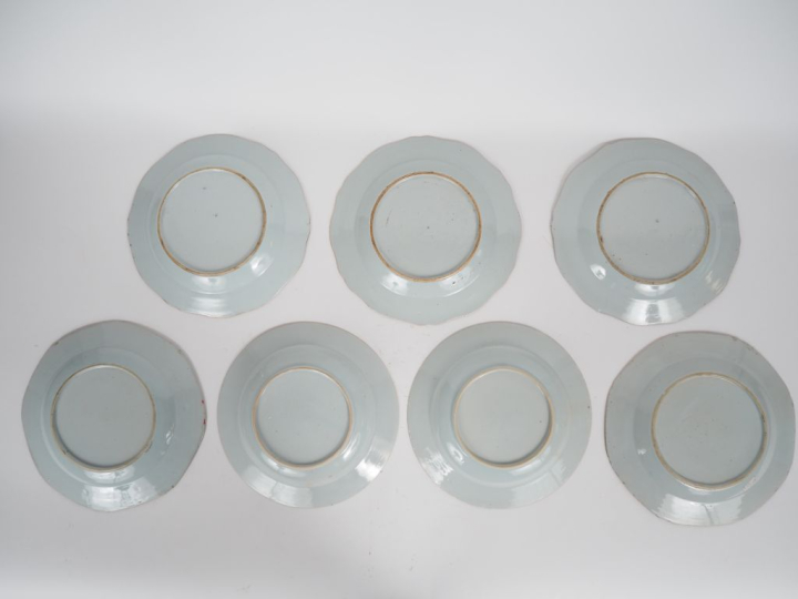 Chine, Compagnie des Indes, XVIIIe siècle Ensemble de sept assiettes e