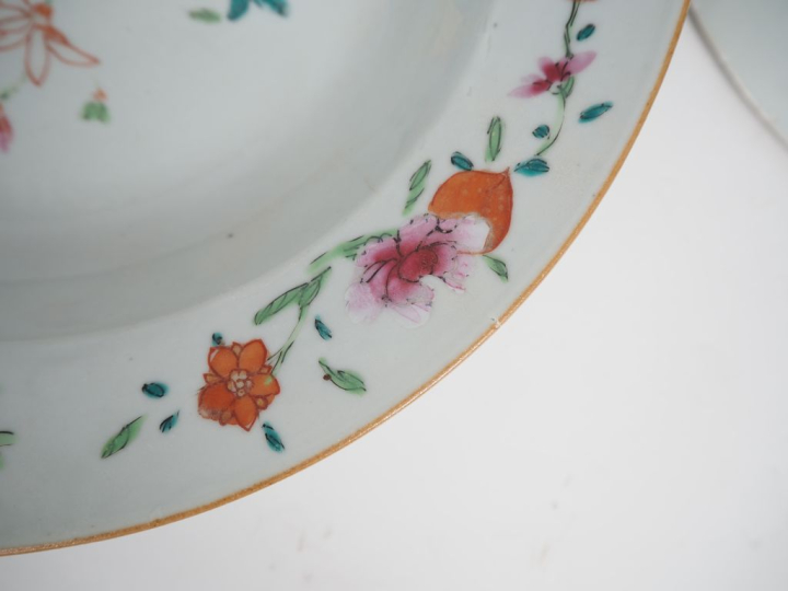 Chine, Compagnie des Indes, XVIIIe siècle Ensemble de sept assiettes e