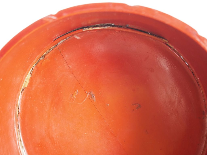 Birmanie, vers 1900 Boîte circulaire en laque rouge, à décor de scènes