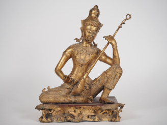 Vente aux enchères Thaïlande, XXe siècle  Groupe en bronze, anciennement laqué et doré, r