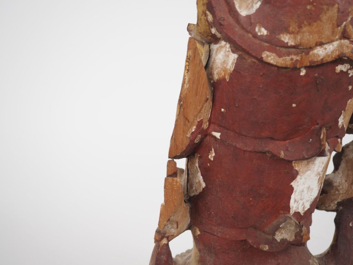 Birmanie, XIXe siècle  Statuette en bois, anciennement laquée et dorée