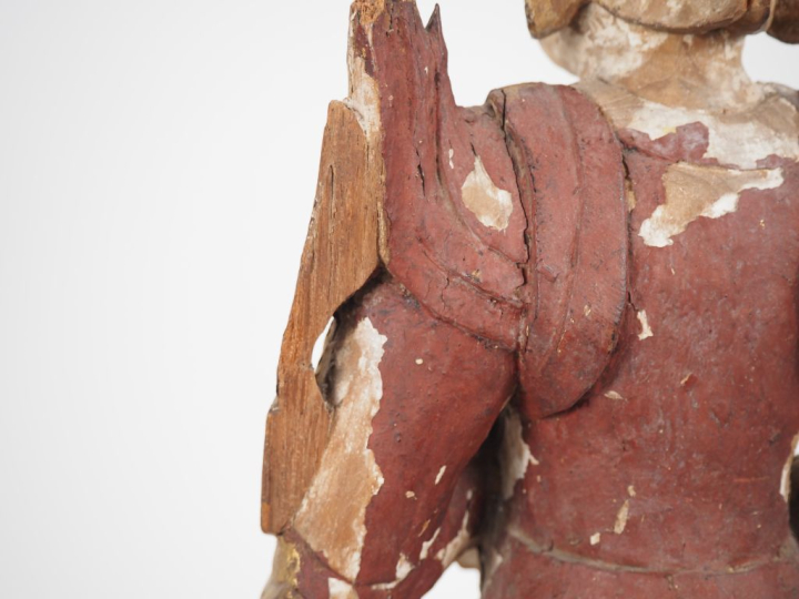 Birmanie, XIXe siècle  Statuette en bois, anciennement laquée et dorée