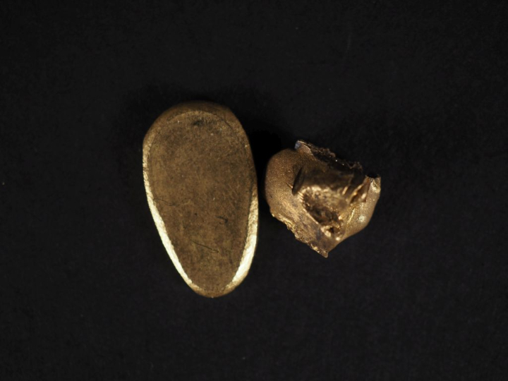 2 débris d'or non travaillé Poids : 15,70 g   