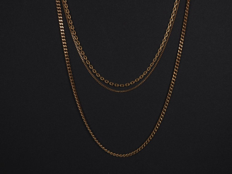 Vente aux enchères 3 différentes chaines en or jaune 750. Poids : 19 g   