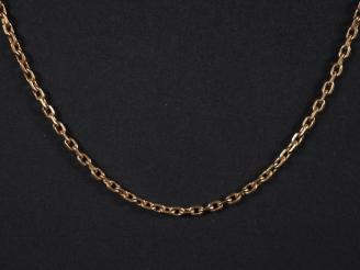 Vente aux enchères Chaine en or jaune 750, maille forçat.  Long. 55,3 cm Poids. 8,63 g   