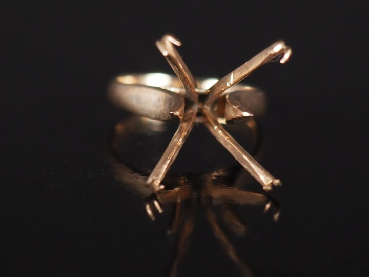 Monture de bague en or, 14 cts. Poids : 3,10 g   