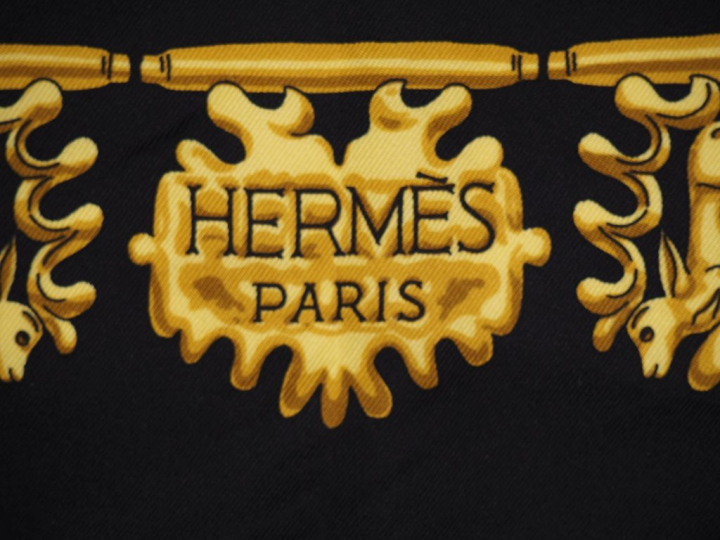 HERMES, Paris Carré de soie, modèle "Les cavaliers d'or".  Design par 
