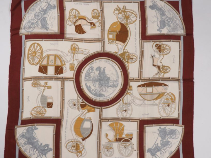 HERMES, Paris Carré de soie, modèle "Voitures de dames".  Design par F
