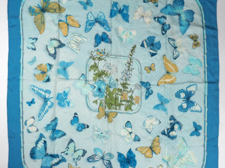 HERMES Paris Carré de soie modèle "Farandole"  Design Caty Signé (peti