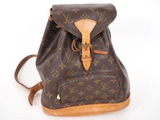 Vente aux enchères Louis VUITTON, Paris Sac à dos en toile monogrammée et cuir naturel, m