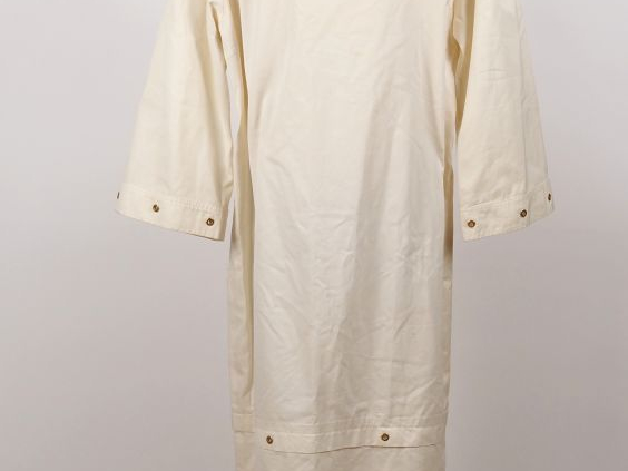 CELINE, Paris Robe longue blanche en coton (100%).  Encolure ronde, fe