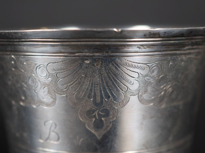 Timbale tulipe en argent, Paris 1789  MO : René Pierre Ferrier Poids :