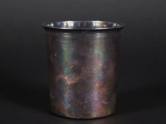 Vente aux enchères Gobelet en argent poinçon Vieillard Poids : 176 g   
