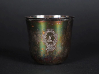 Vente aux enchères Timbale en argent XVIIIème Poids : 113 g   