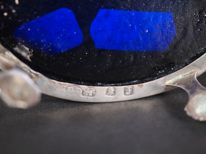 Paire de salerons en argent XVIIIème, à décor de console MO : P. GRINA