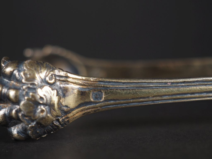 Pince à sucre en argent, poinçon Minerve Poids : 47 g   