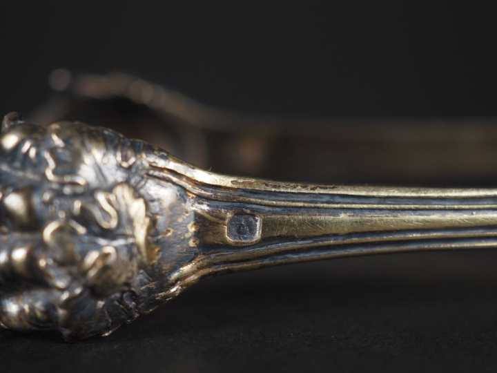 Pince à sucre en argent, poinçon Minerve Poids : 47 g   