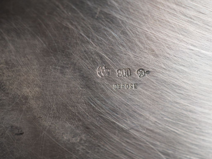 Petite corbeille en argent ajouré et gravéee, travail étranger Poids :