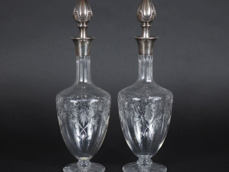 Vente aux enchères Paire de flacons en cristal, monture et bouchon en argent, poinçon Min