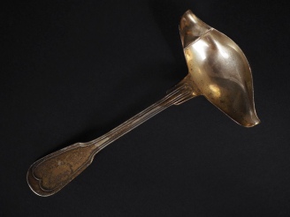 Vente aux enchères Cuillère à crème en argent, poinçon Minerve, modèle à filet Poids : 84