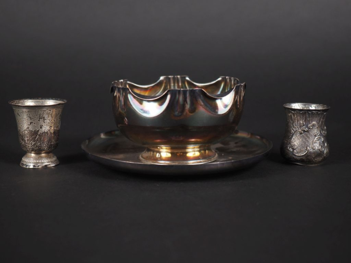 Lot comprenant :  Vide poches en argent, poinçon Minerve soucoupe en a