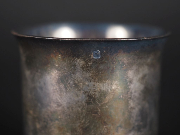 Timbale en argent, poinçon Minerve Poids : 79 g   