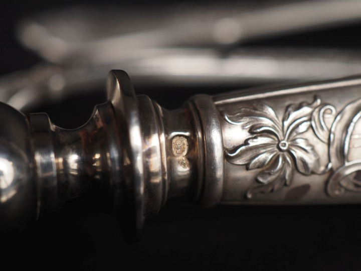 11 grands couverts en argent, poinçon Minerve de style Rocaille à déco