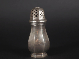Vente aux enchères Saupoudroir en argent, poinçon Minerve, de forme balustre, modèle à pa