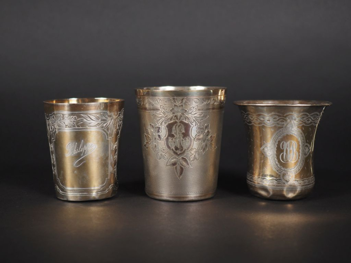 3 timbales en argent poinçon Minerve Poids : 261 g   