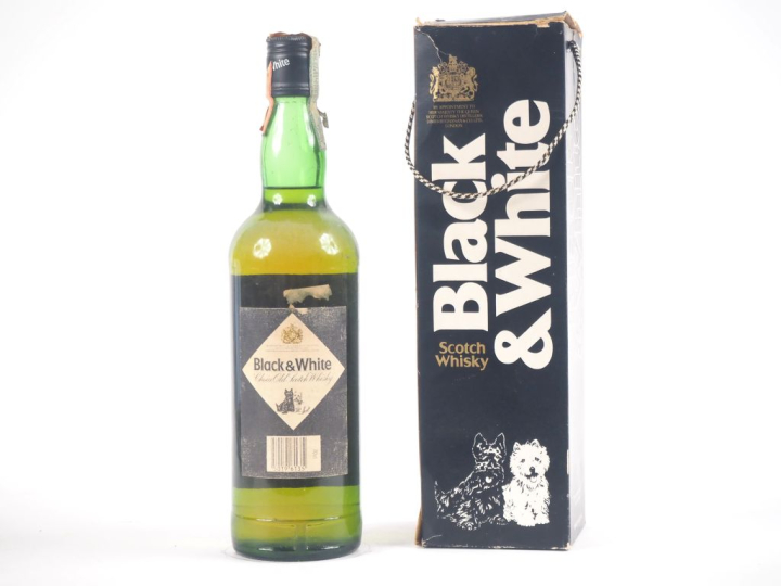 BLACK AND WHITE OLD SCOTCH WHISKY 70 cl - 40 % - COFFRET 