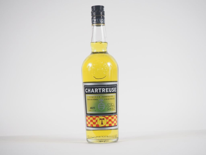 1 BOUTEILLE CHARTREUSE JAUNE EPISCOPALE LA TAU - 2021