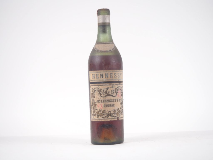 1 VIEILLE BOUTEILLE COGNAC HENNESSY - ES/BS/BOUCHON DESCENDANT/CAPS TR