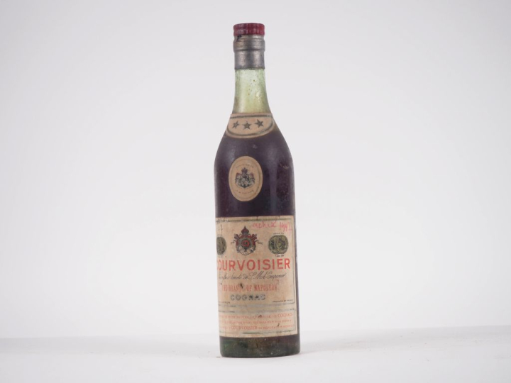 1 VIEILLE BOUTEILLE COGNAC COURVOISIER - BS/MENTION MANUSCRITE SUR L'É