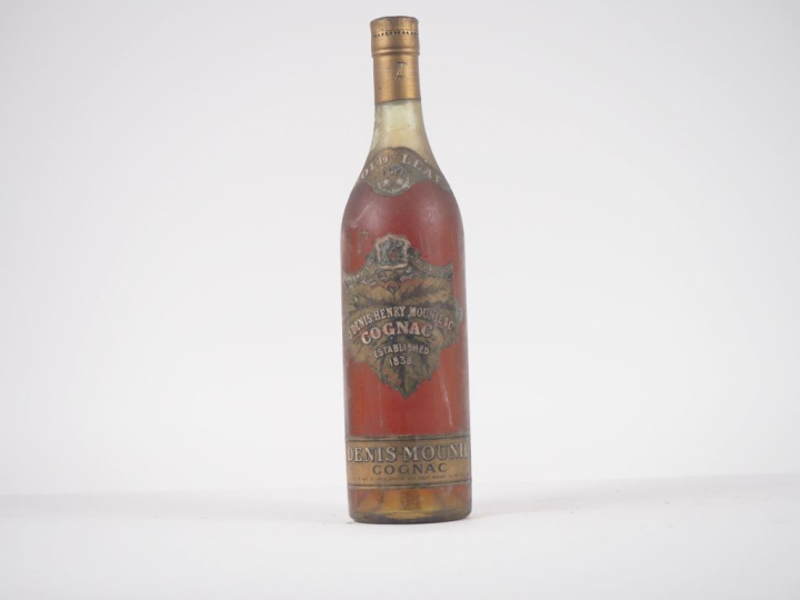 1 VIEILLE BOUTEILLE COGNAC DENIS MOUNIÉ - BS/MENTION MANUSCRITE SUR L'