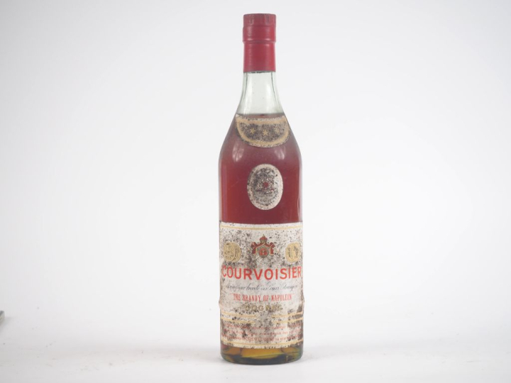 1 VIEILLE BOUTEILLE COGNAC COURVOISIER "THE BRANDY OF NAPOLÉON"