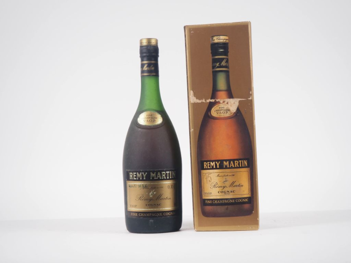 1 BOUTEILLE COGNAC FINE CHAMPAGNE V.S.O.P. REMY MARTIN 70 cl - COFFRET