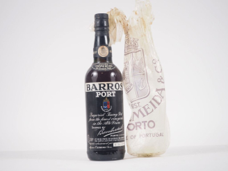 Vente aux enchères 1 BOUTEILLE BARROS "CUVÉE IMPERIAL DE GRAND ÂGE" - PAPIER DE SOIE