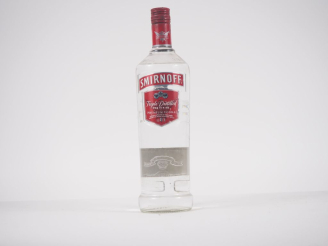 Vente aux enchères 1 BOUTEILLE VODKA SMIRNOFF