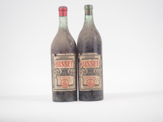 Vente aux enchères 2 VIEILLES BOUTEILLES APÉRITIF BISSET- BS