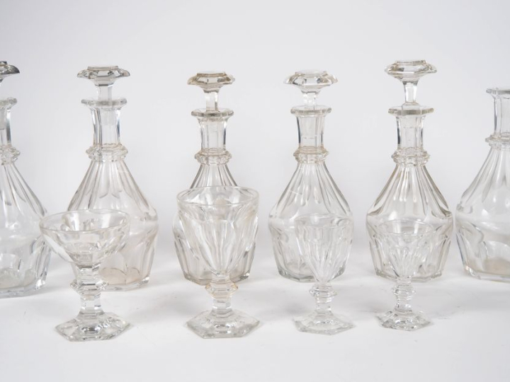BACCARAT. Partie de service de verres en cristal. Signé. Comprenant : 