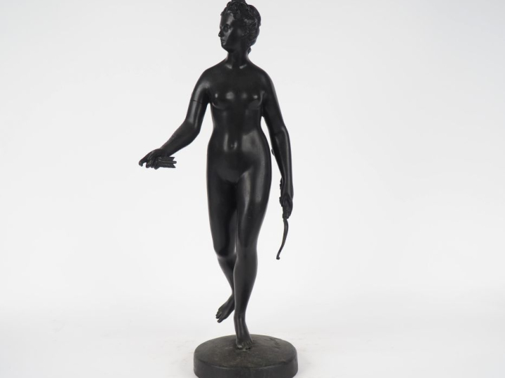 HOUDON (d'après). "Diane chasseresse". Sculpture en bronze. Signée. H.