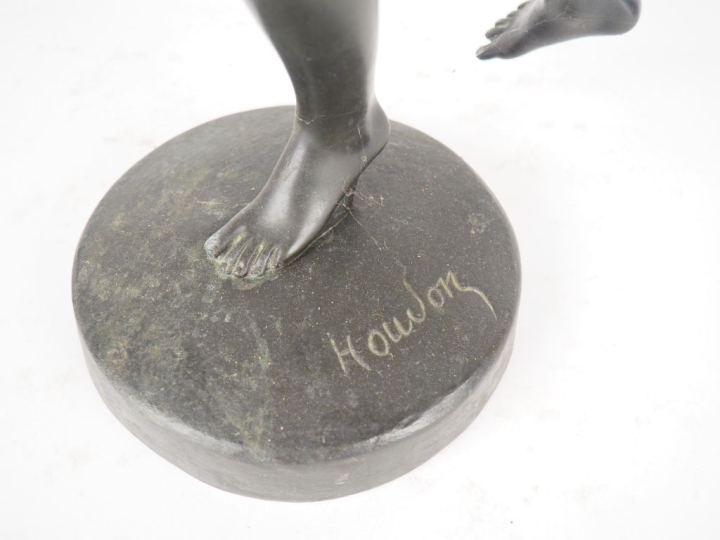 HOUDON (d'après). "Diane chasseresse". Sculpture en bronze. Signée. H.