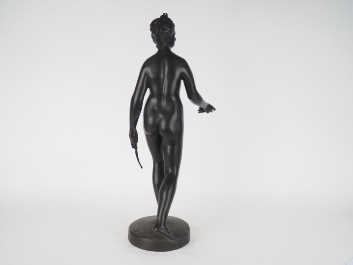 HOUDON (d'après). "Diane chasseresse". Sculpture en bronze. Signée. H.