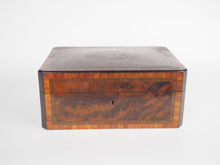 Coffret Napoléon III en marqueterie Boulle, monogrammé dans un cartouc